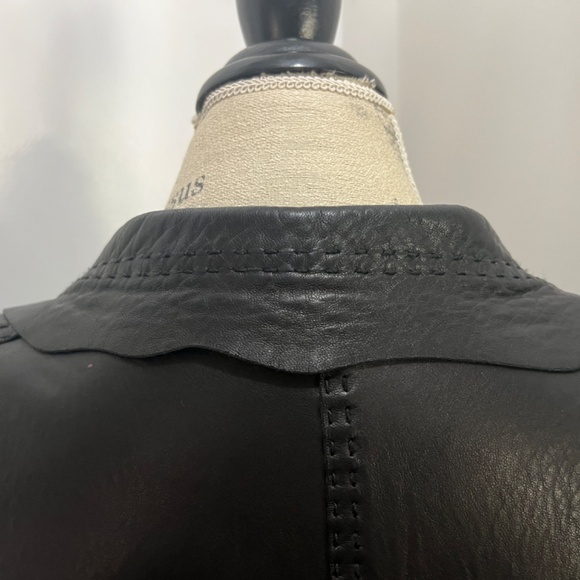 Gorgeous Elie Tahari black leather jacket with beautiful decoration. Size L. - Picture 6 of 13